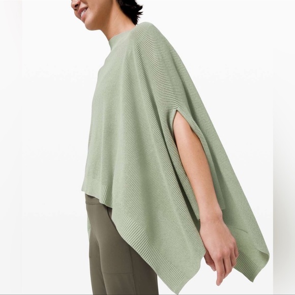 Lululemon Forward Flow Green Poncho - Picture 2 of 6